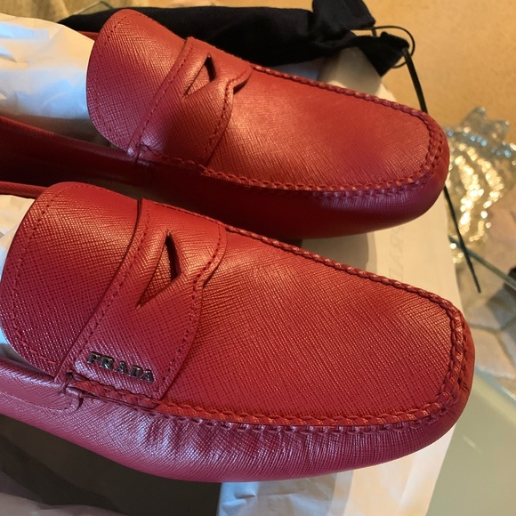 PRADA - Picture 7 of 13